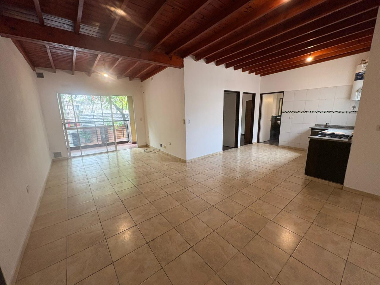 PH de 3 ambientes con balcón al frente en Villa Real