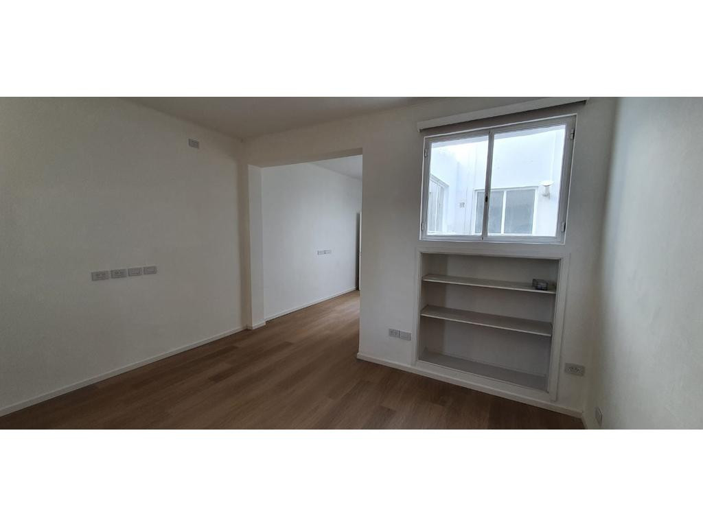 Apartamento de dois ambientes e meio com 1 suíte em Retiro