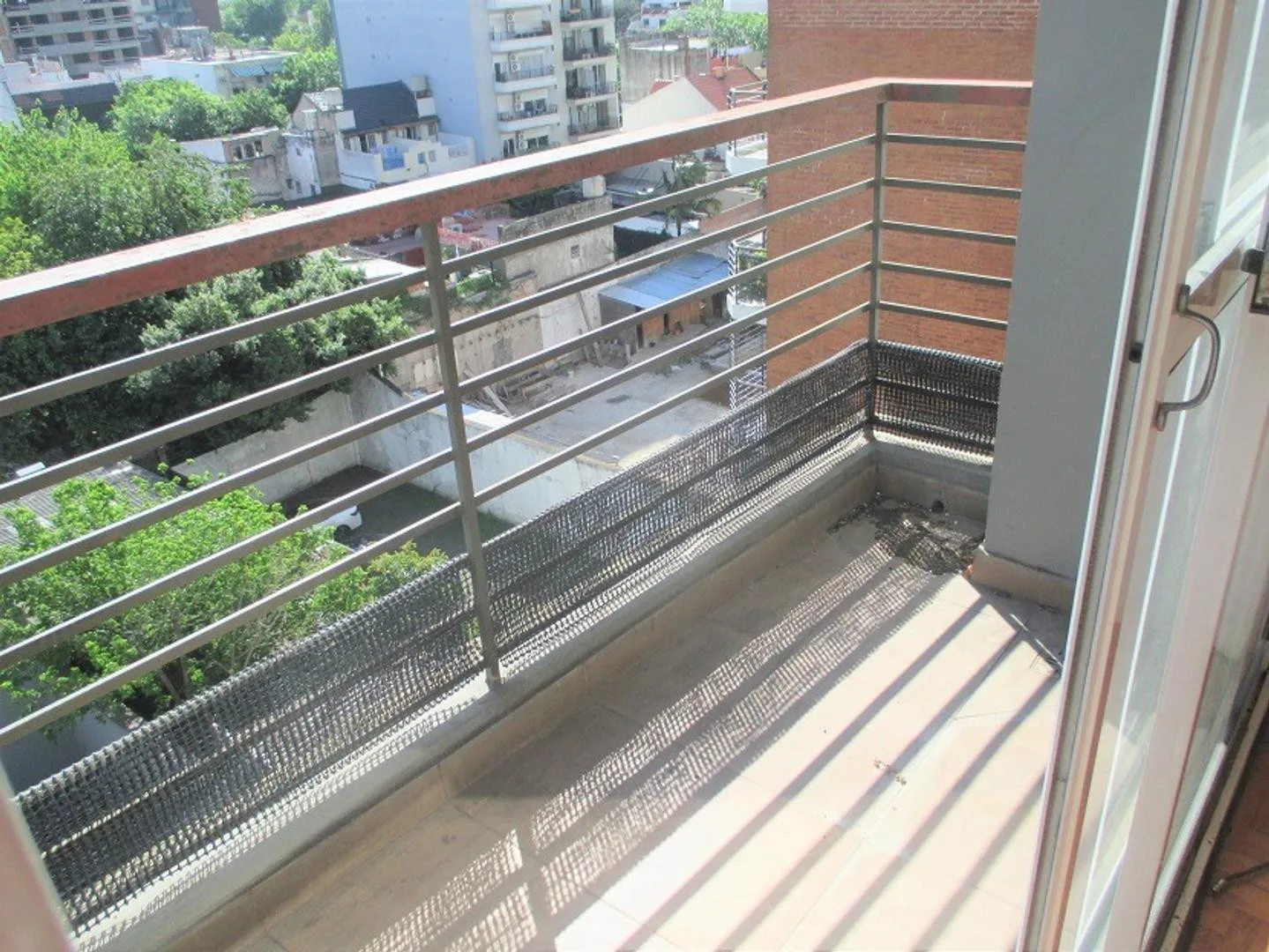 Apartment for rent in Flores