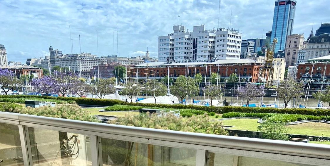 С мебелью двухкомнатная квартира с 1 спальней в Puerto Madero