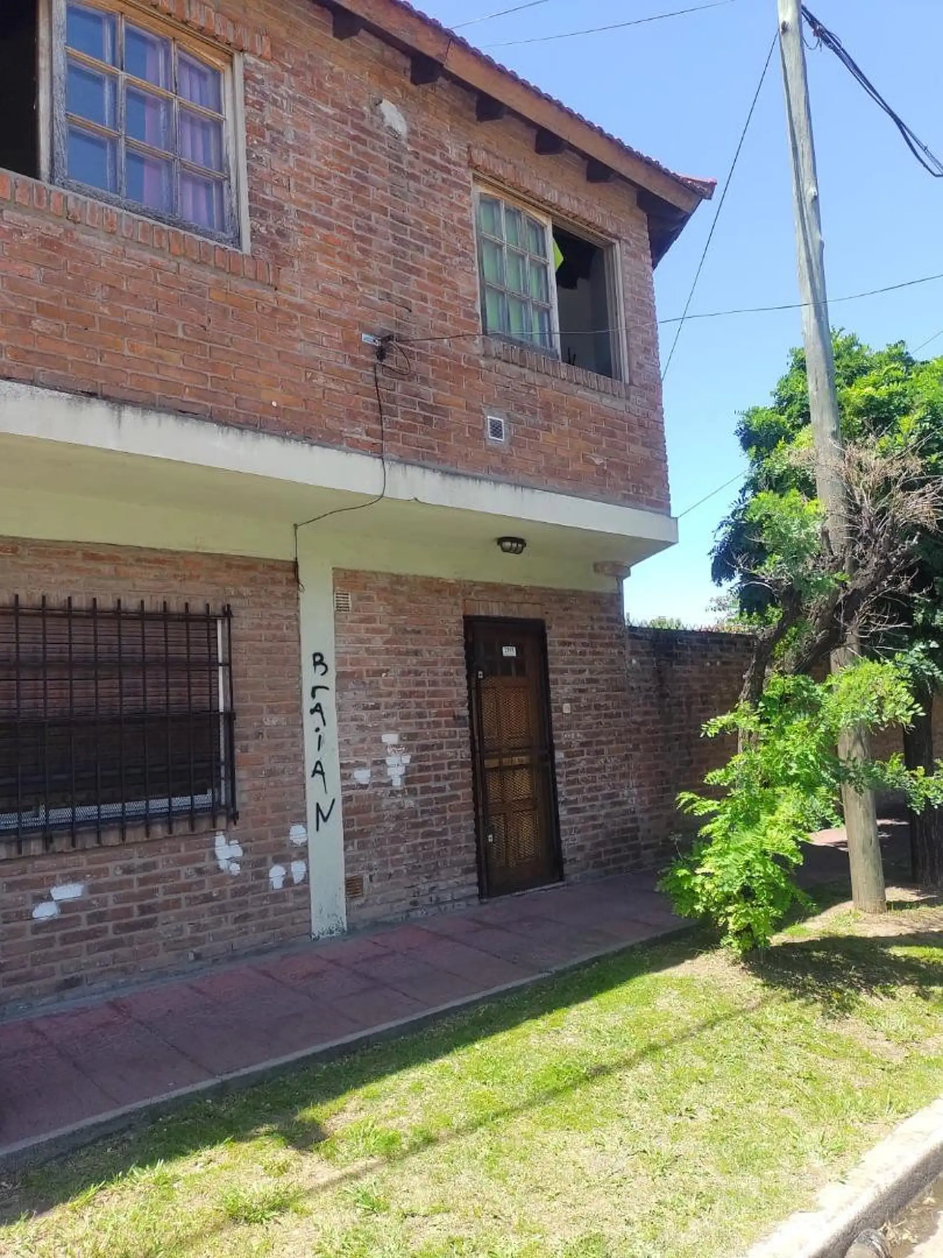 Departamento de 2 ambientes en primer piso en Castelar Norte