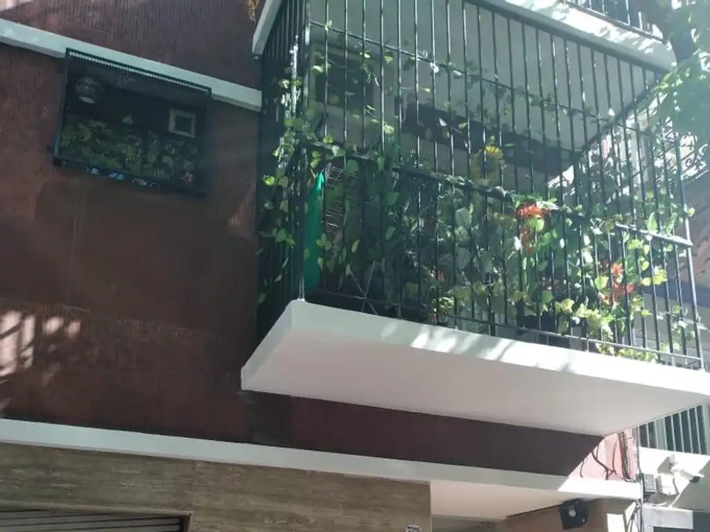 2 ambientes con balcón