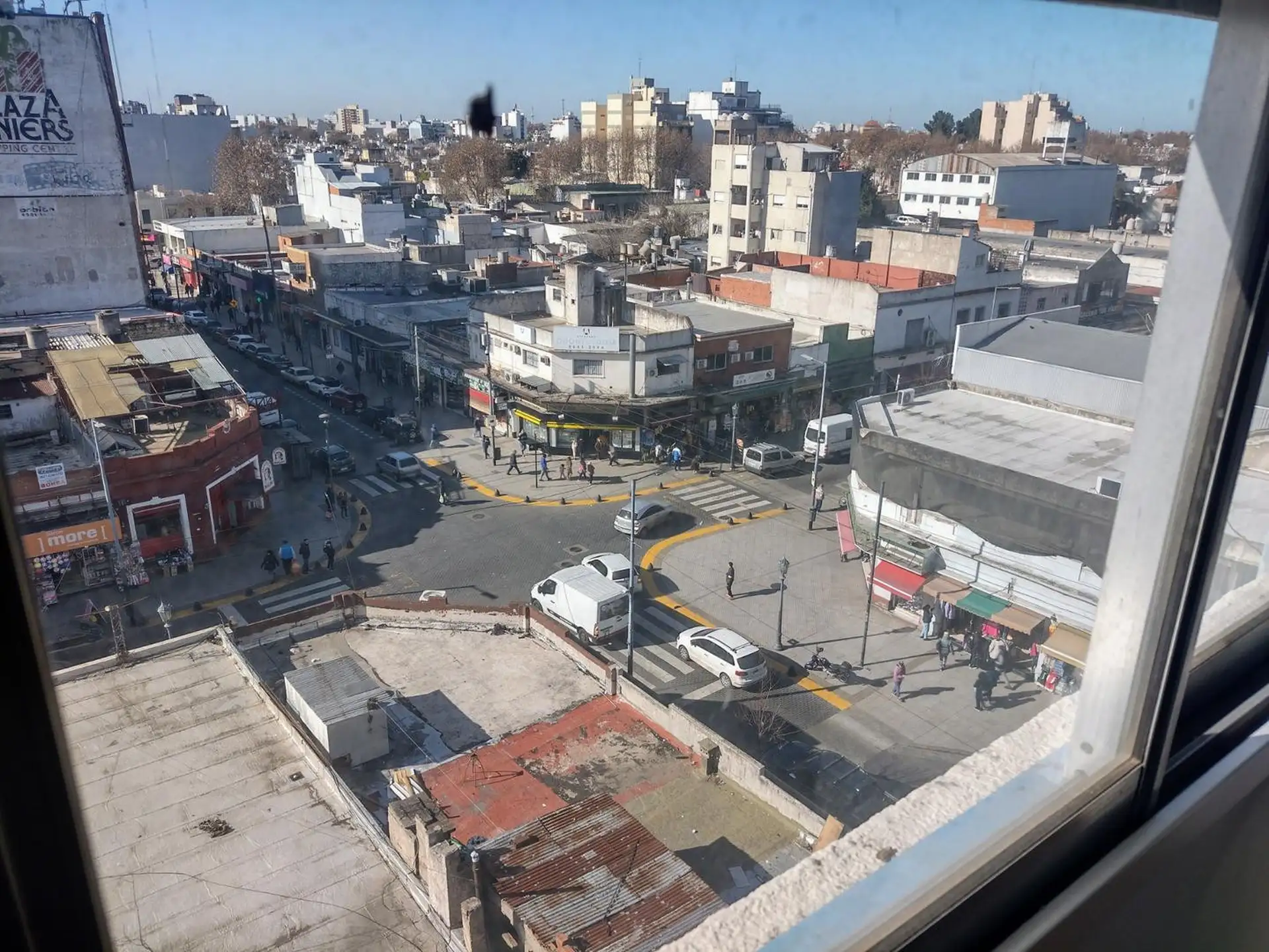 Departamento de 2 ambientes con cochera opcional en Liniers