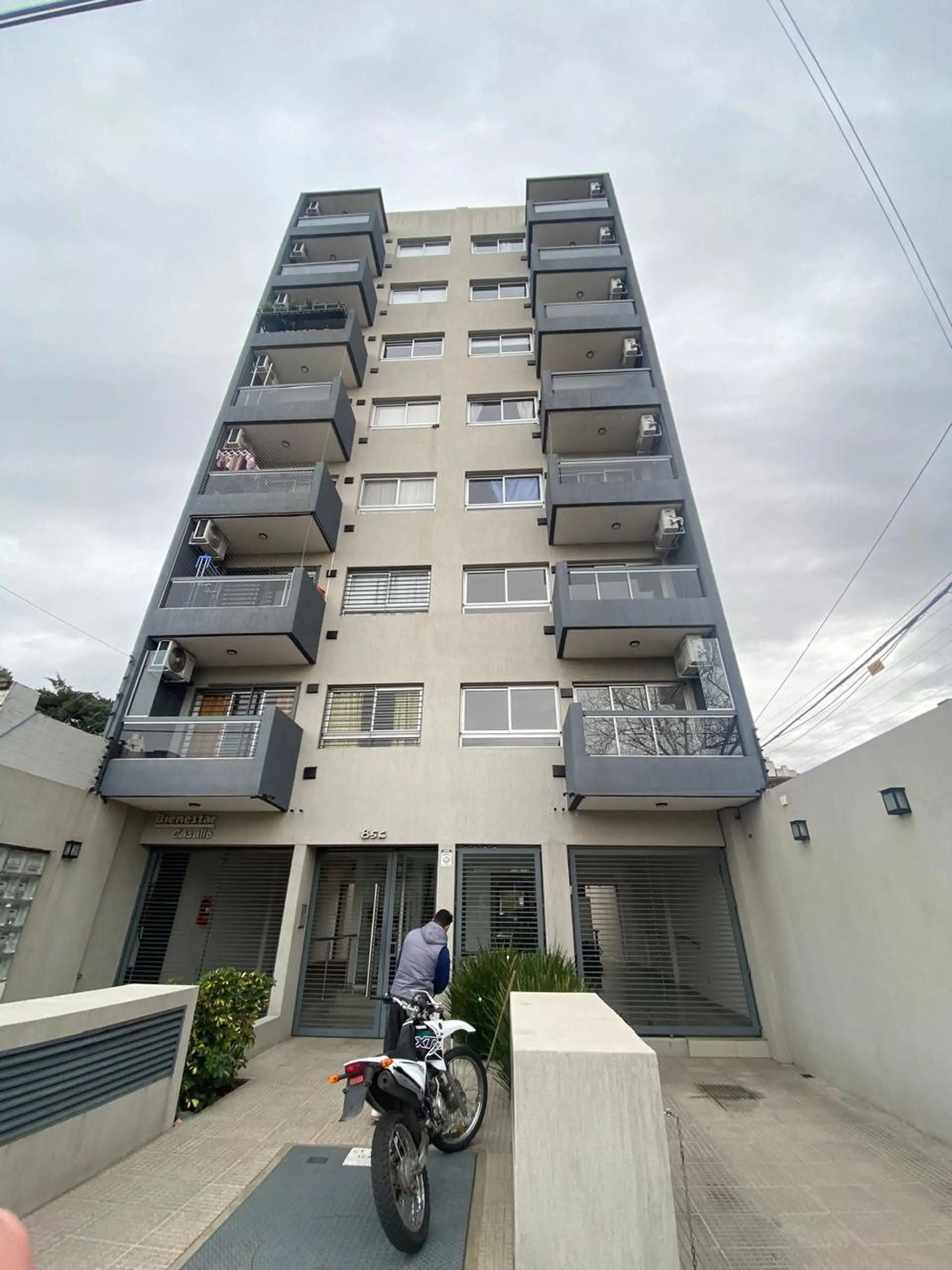 Departamento monoambiente eléctrico en alquiler en Morón Sur