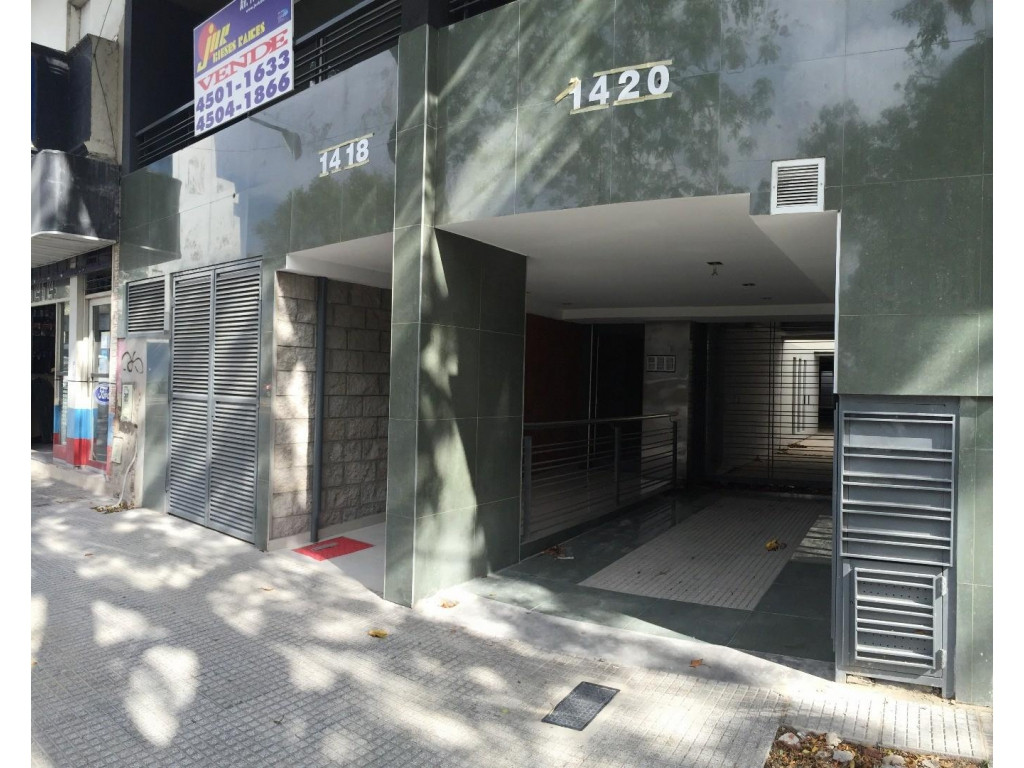 Monoambiente en alquiler con patio propio en Villa Luro