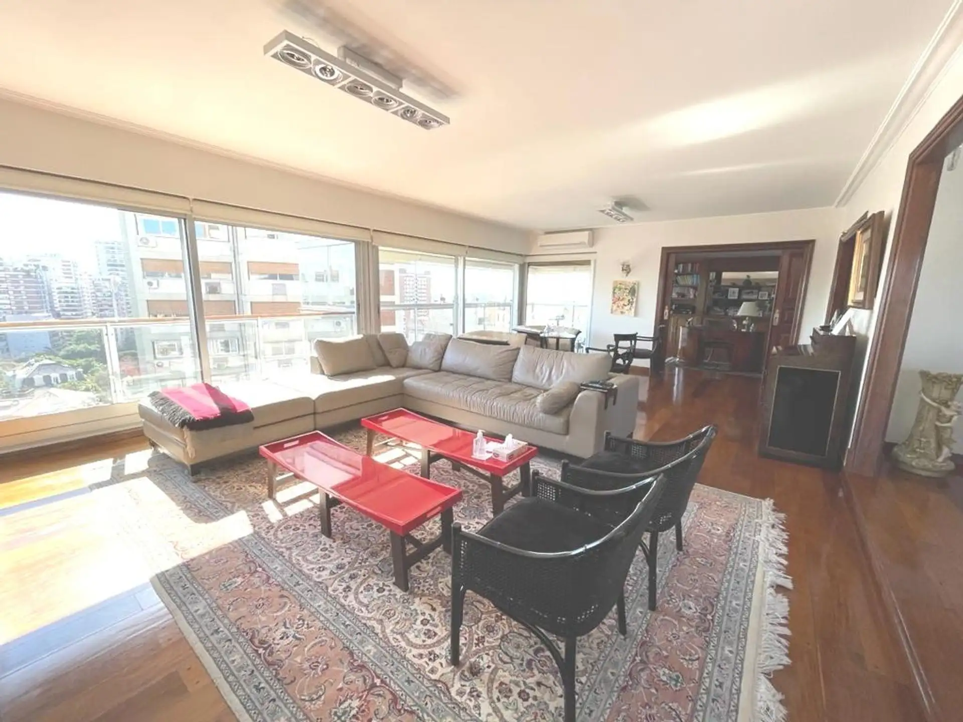 Аренда квартиры с 4 спальнями в Palermo