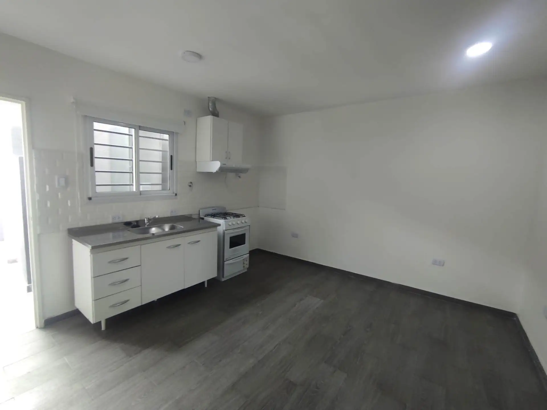 Departamento de 2 ambientes con balcón en Villa Adelina