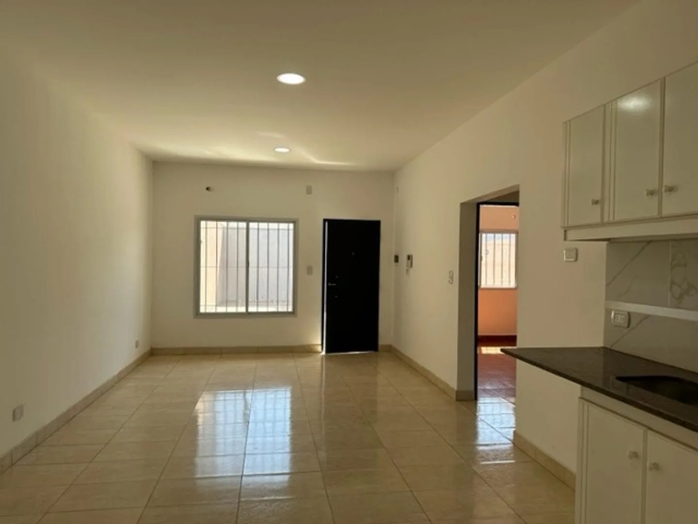 Casa duplex de 2 dormitorios en Don Torcuato