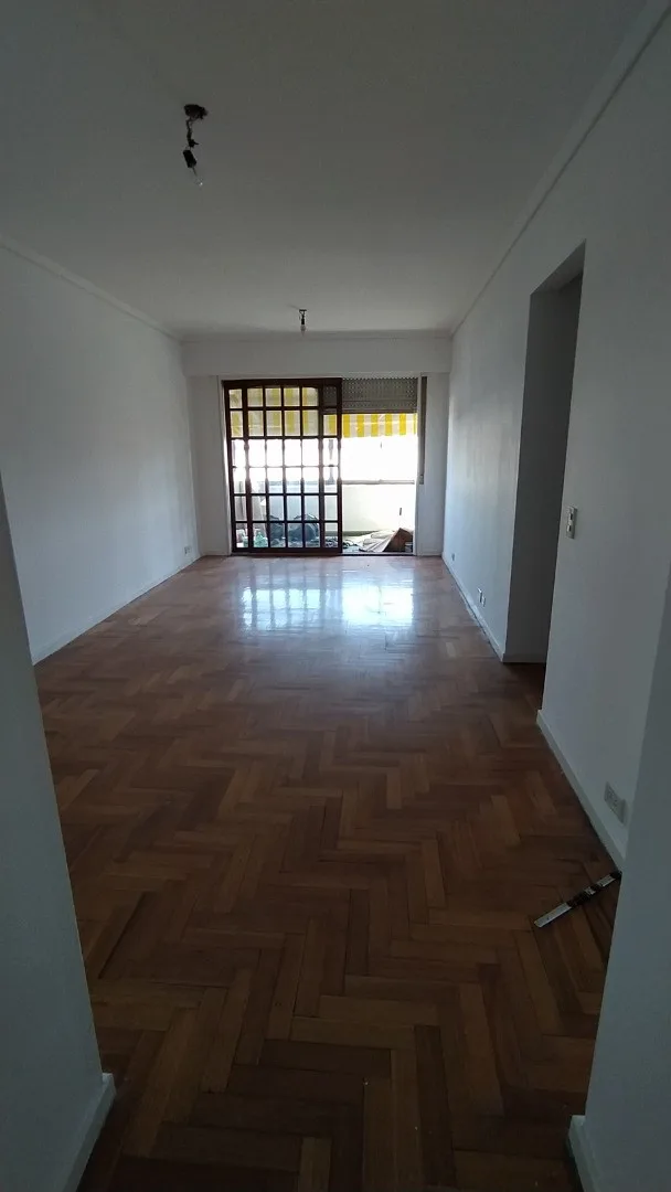 Departamento de 4 ambientes en Villa Luro con balcón
