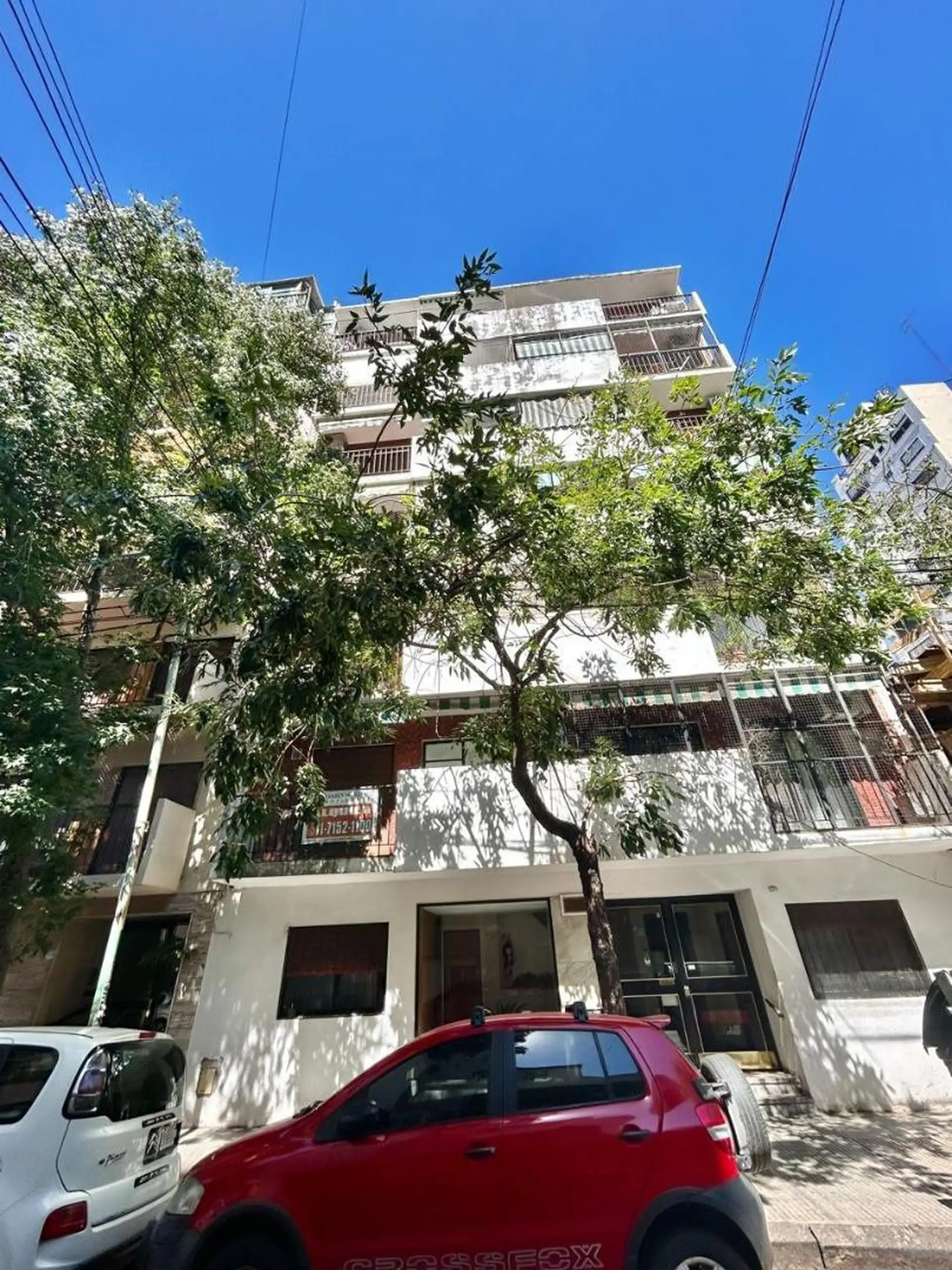 Two-bedroom front-facing apartment in Núñez with balcony