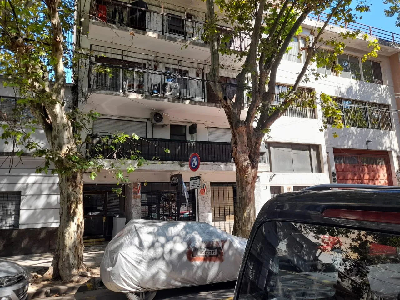 Departamento de 2 ambientes reciclado en Flores