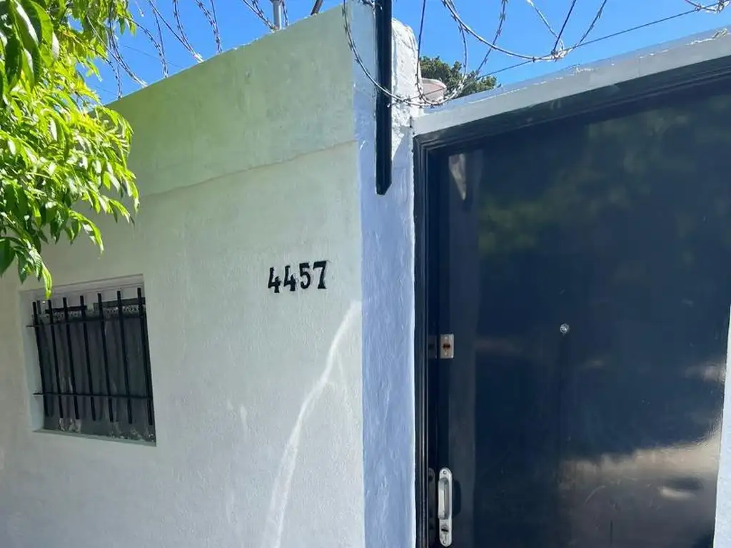 PH térreo de 2 ambientes em Munro