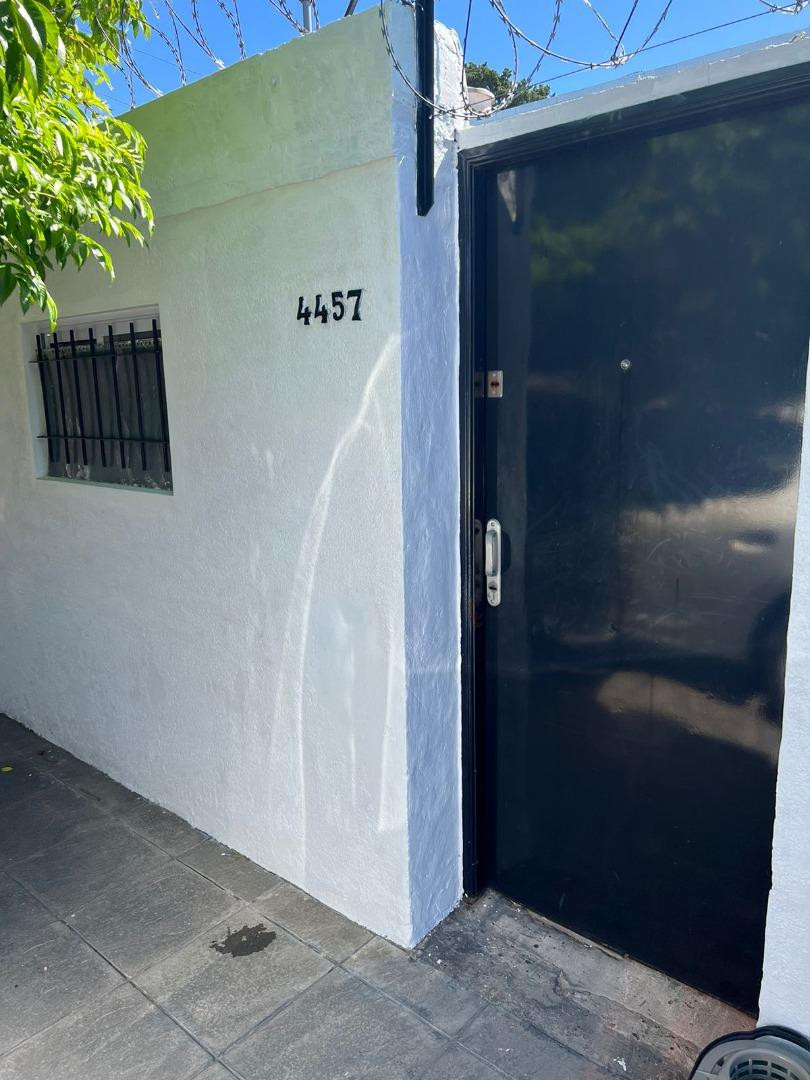 PH de 2 ambientes en planta baja al frente con patio en Munro