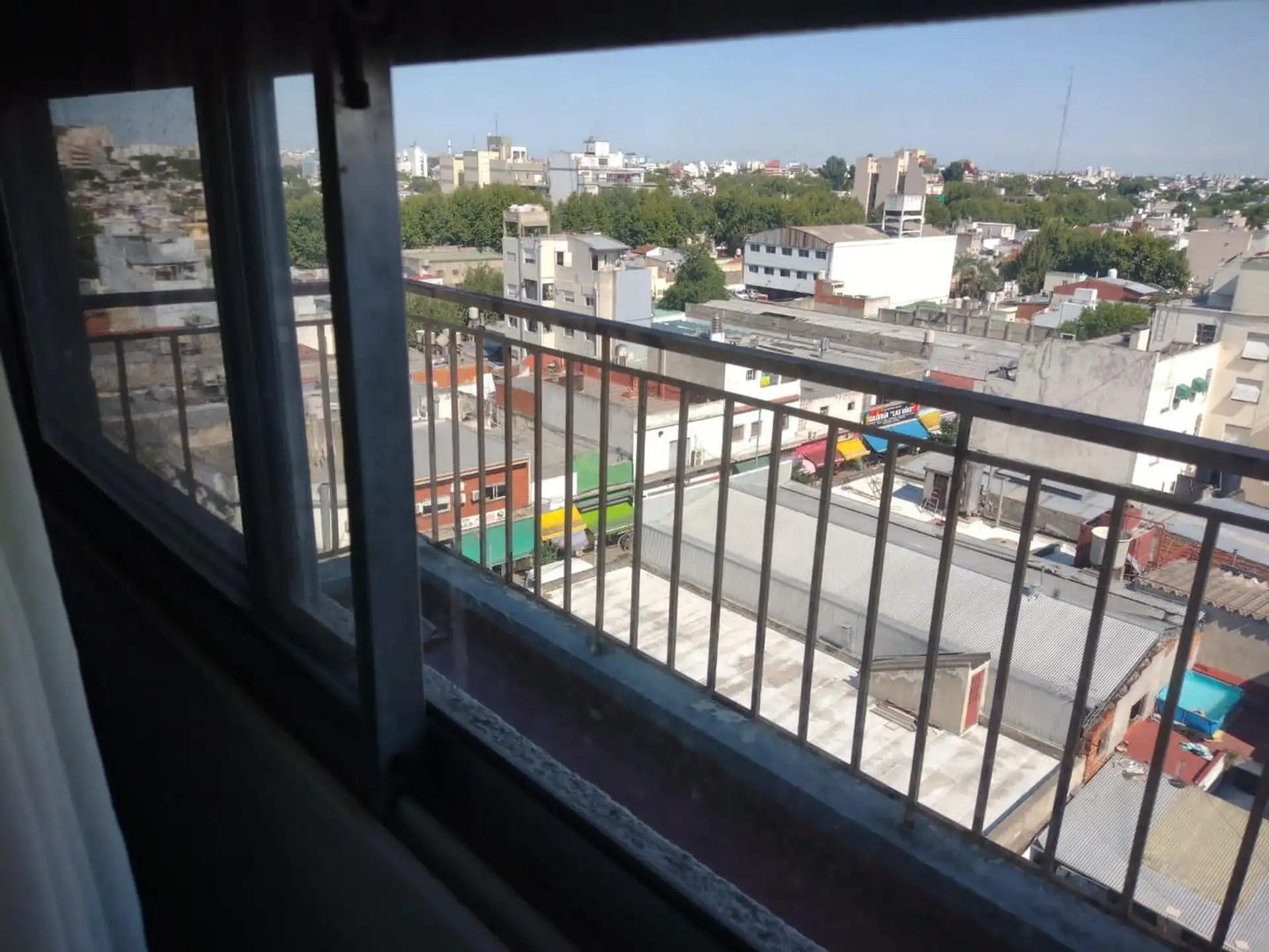 Departamento de 4 ambientes con balcón en Liniers