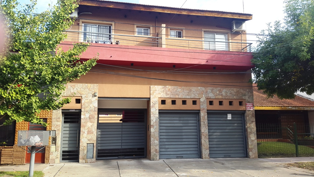 Departamento de 2 ambientes con cochera en Merlo Sur