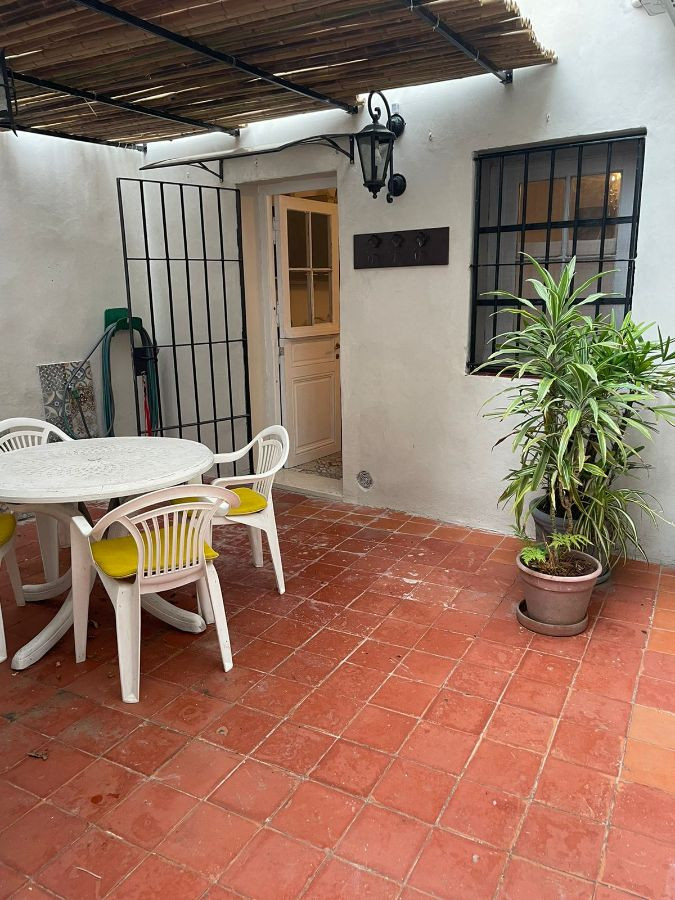 Departamento de 2 ambientes en San Isidro con entrada independiente
