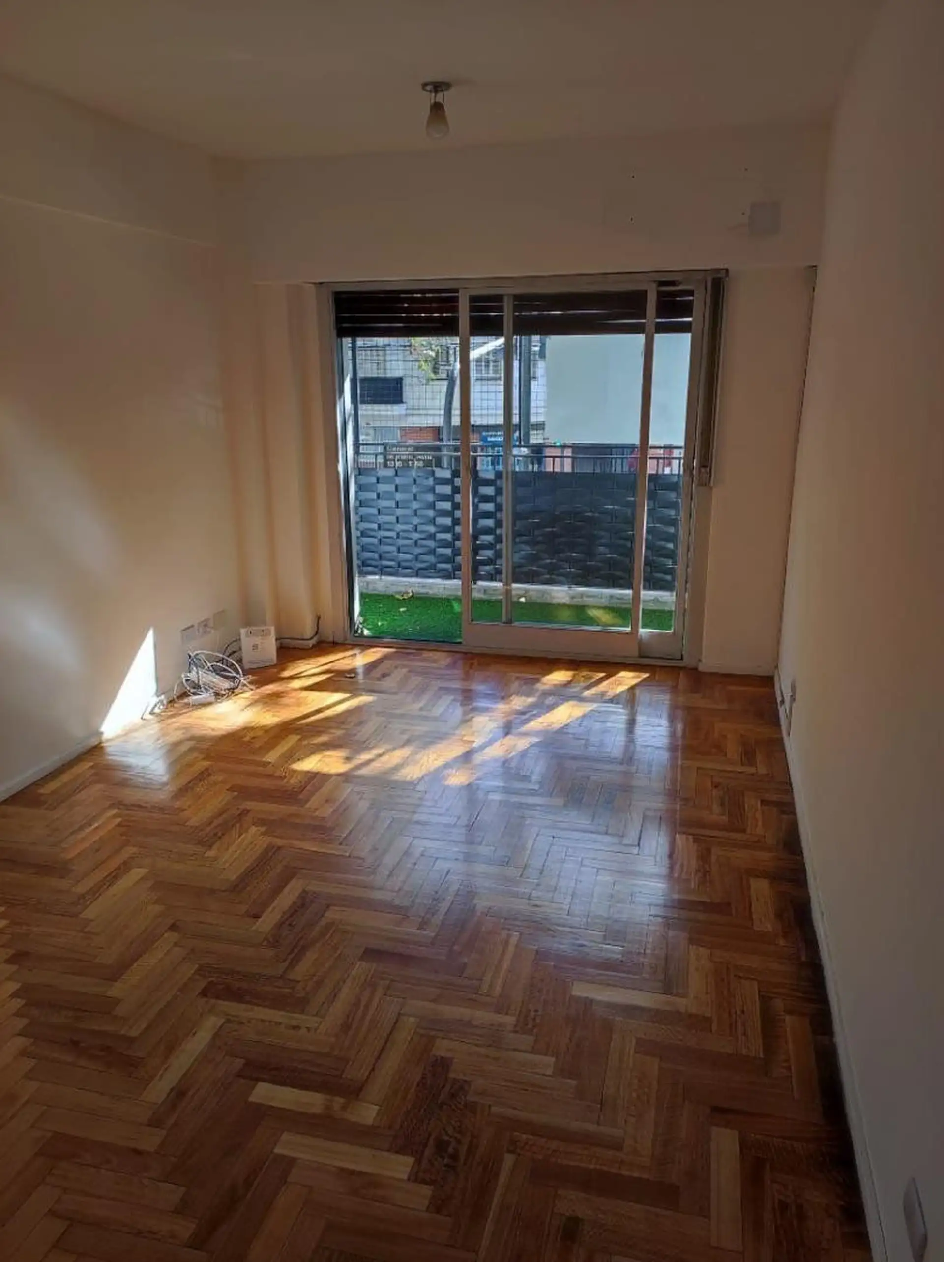 Departamento de 3 ambientes con balcón al frente en Villa Ortúzar