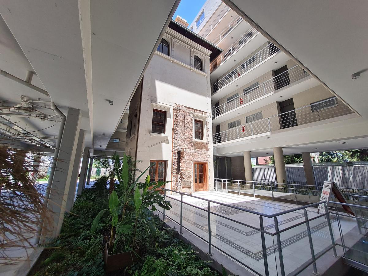 Three-room apartment in Vicente López with parking space