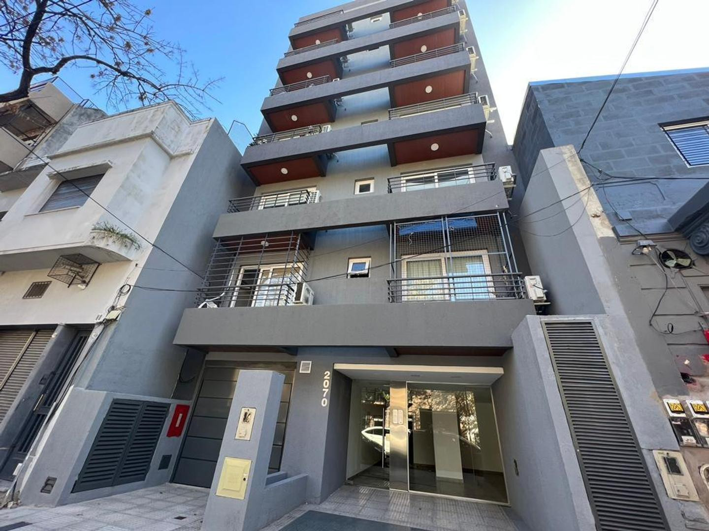 Квартира-студия для краткосрочной аренды в Paternal