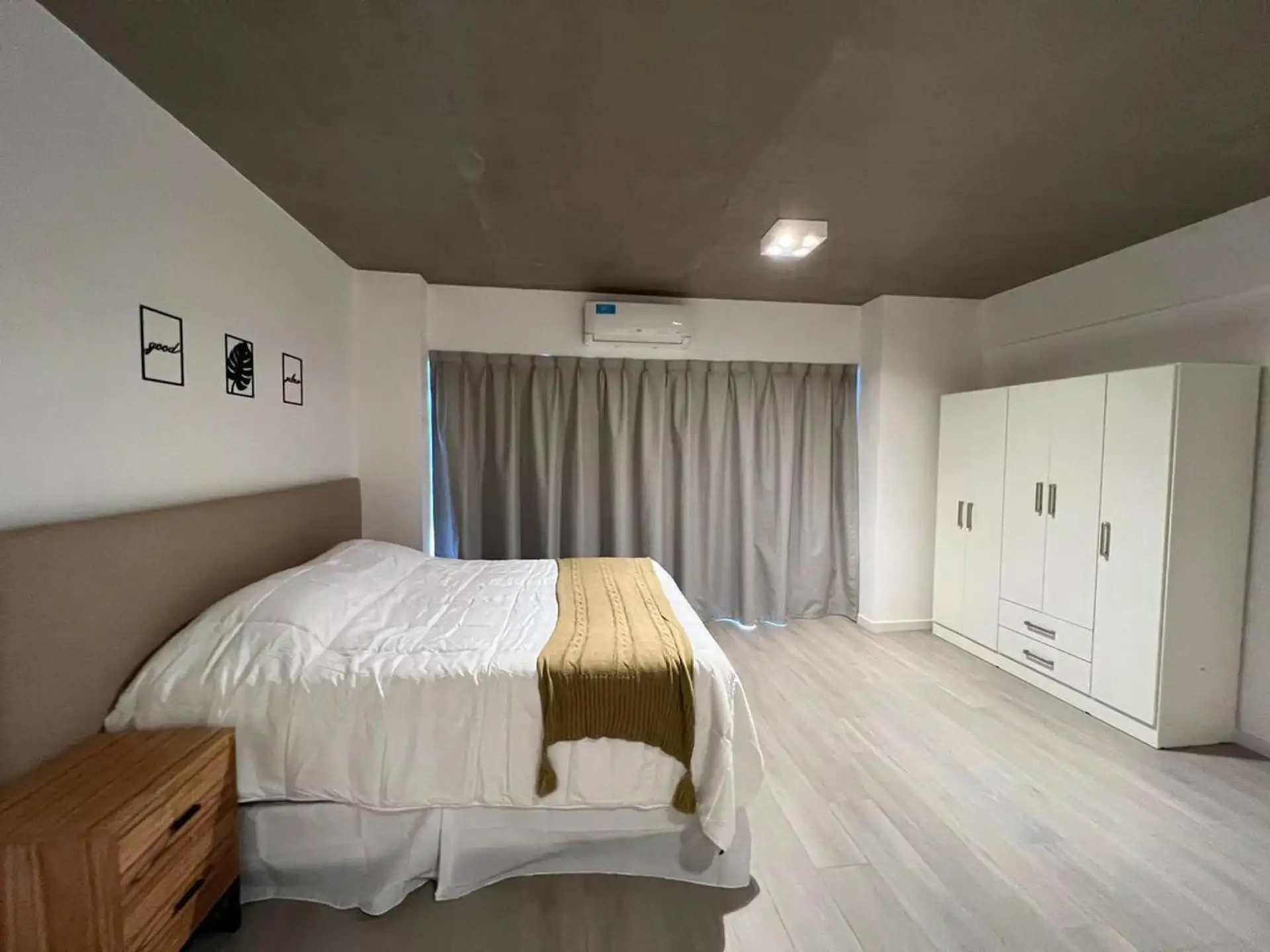 Квартира-студия в Almagro с балконом