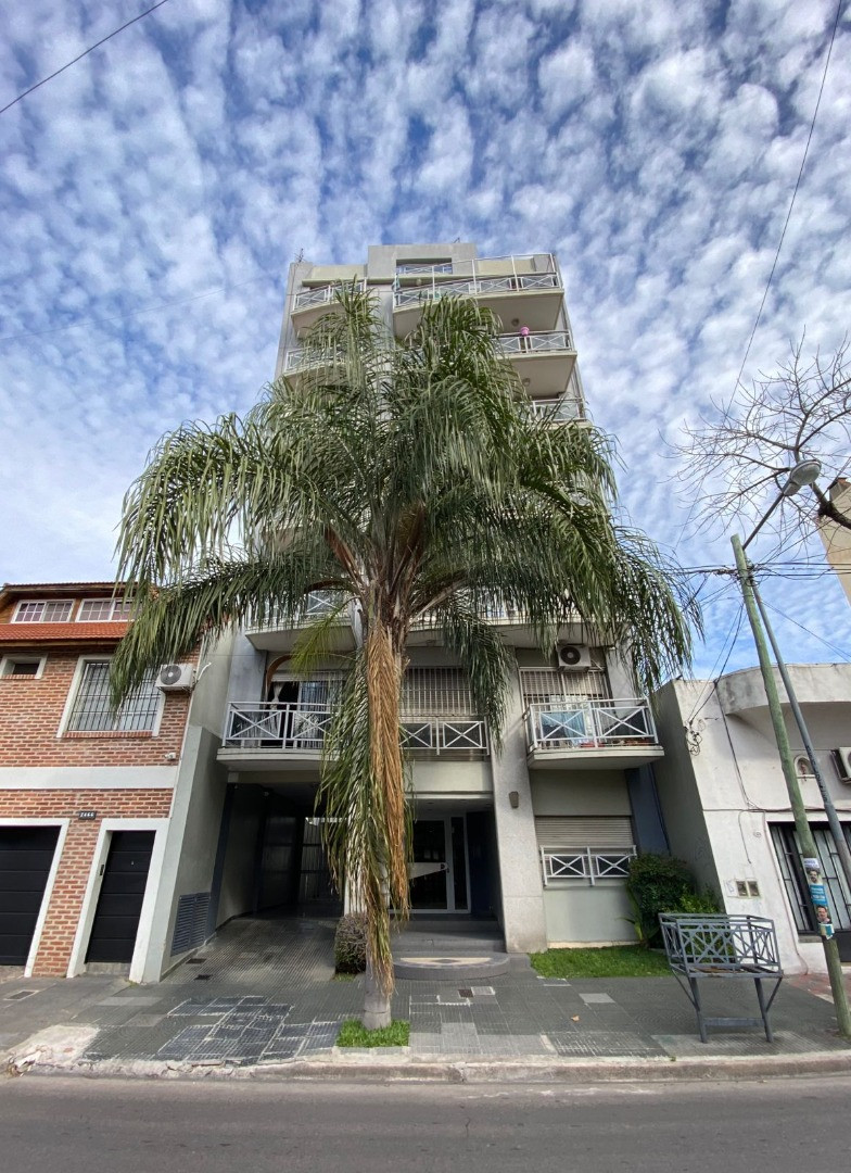 Apartamento kitnet com varanda em General San Martín