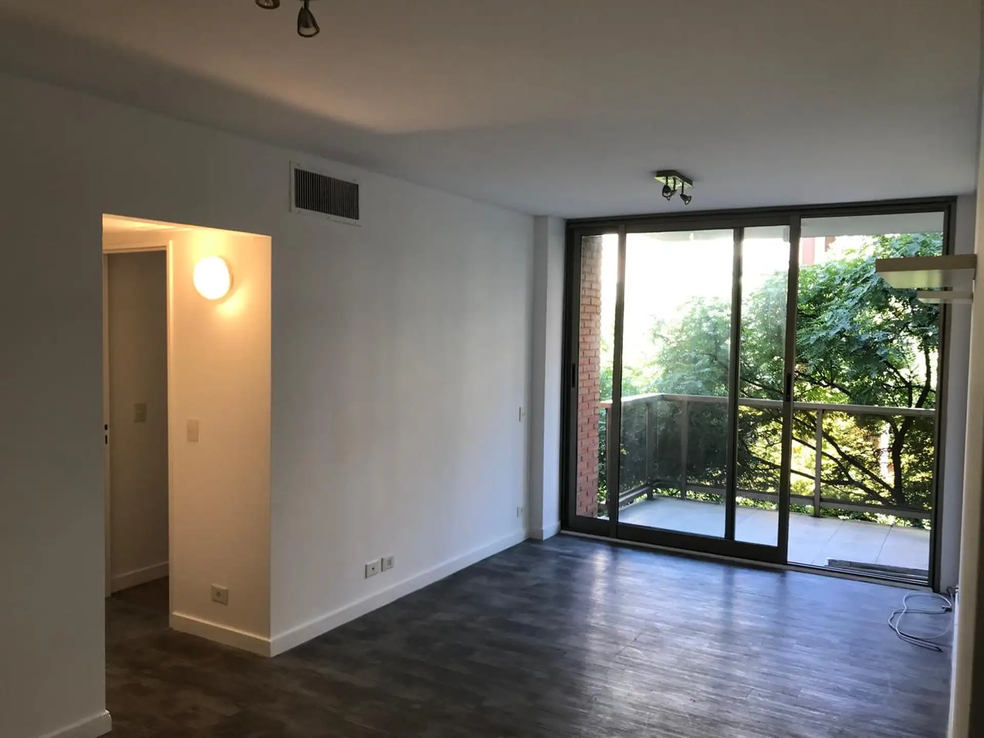 60 m² with front balcony