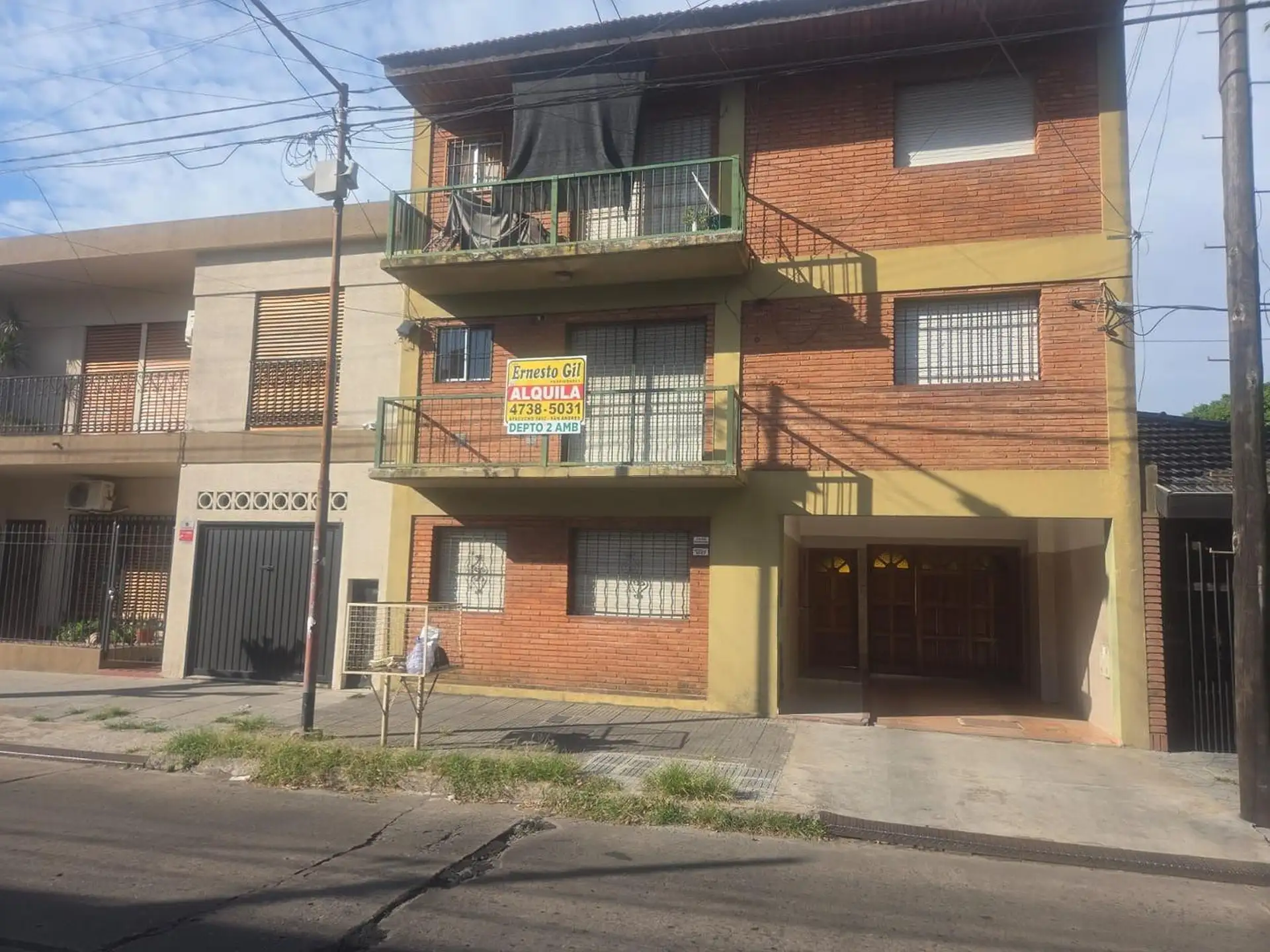 Two-room apartment in General San Martín with front balcony