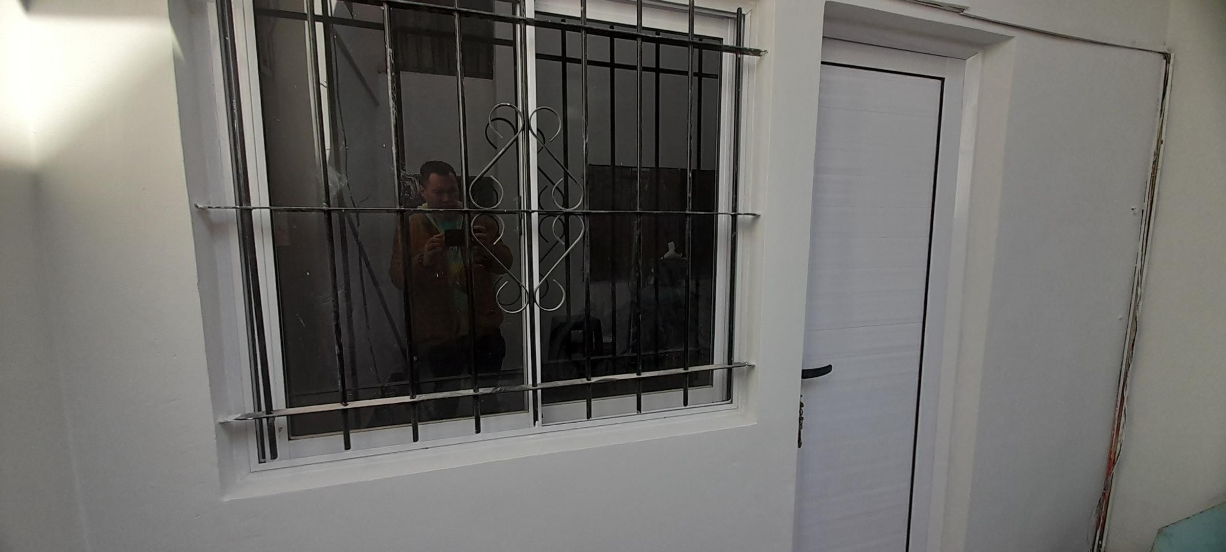 One-and-a-half-room ground-floor apartment in Burzaco