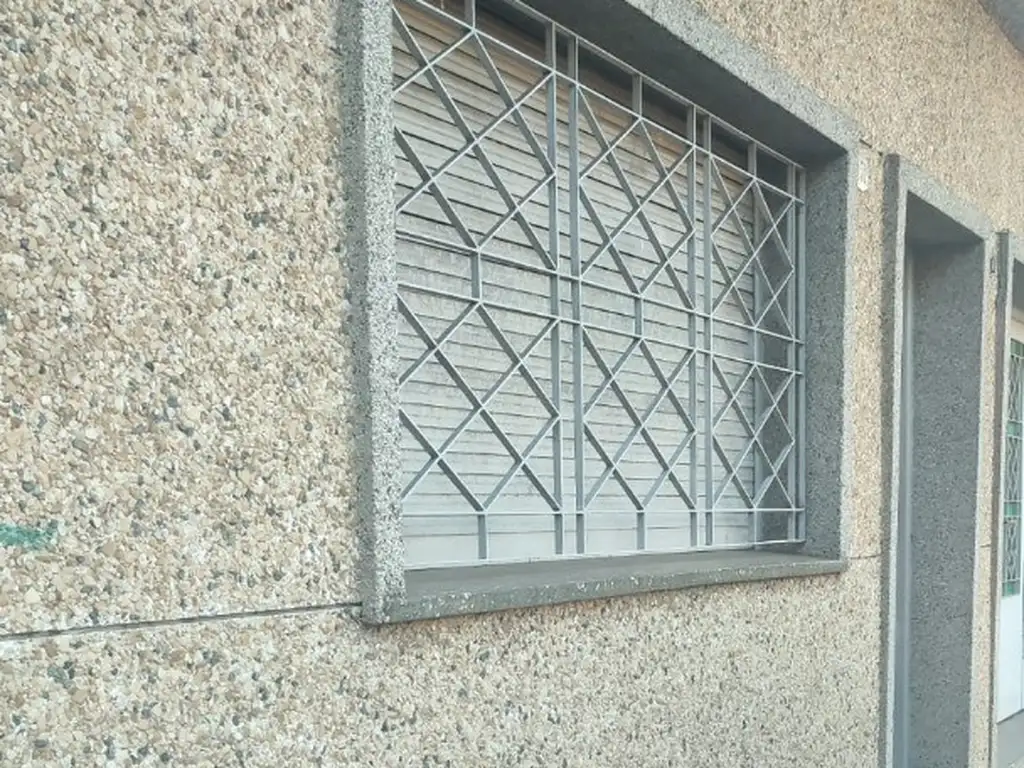 Front-facing PH with patio