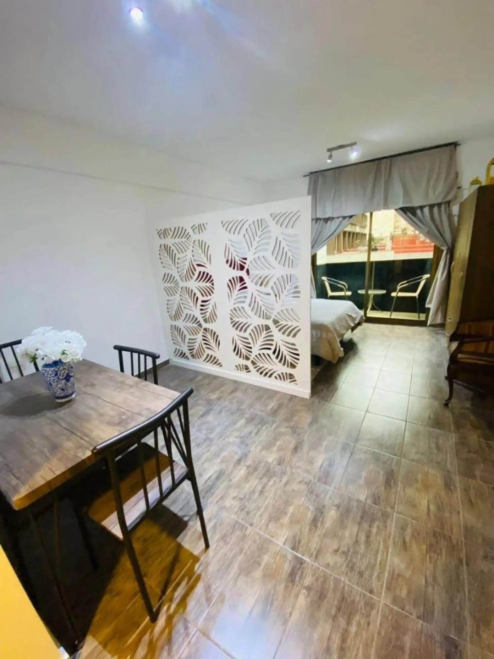 Квартира-студия с балконом на улице Suipacha в Retiro