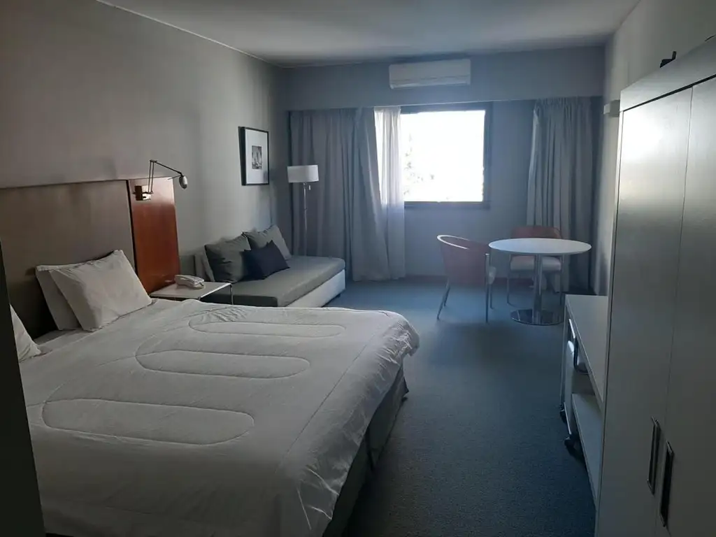Студия 30 м², вид на улицу