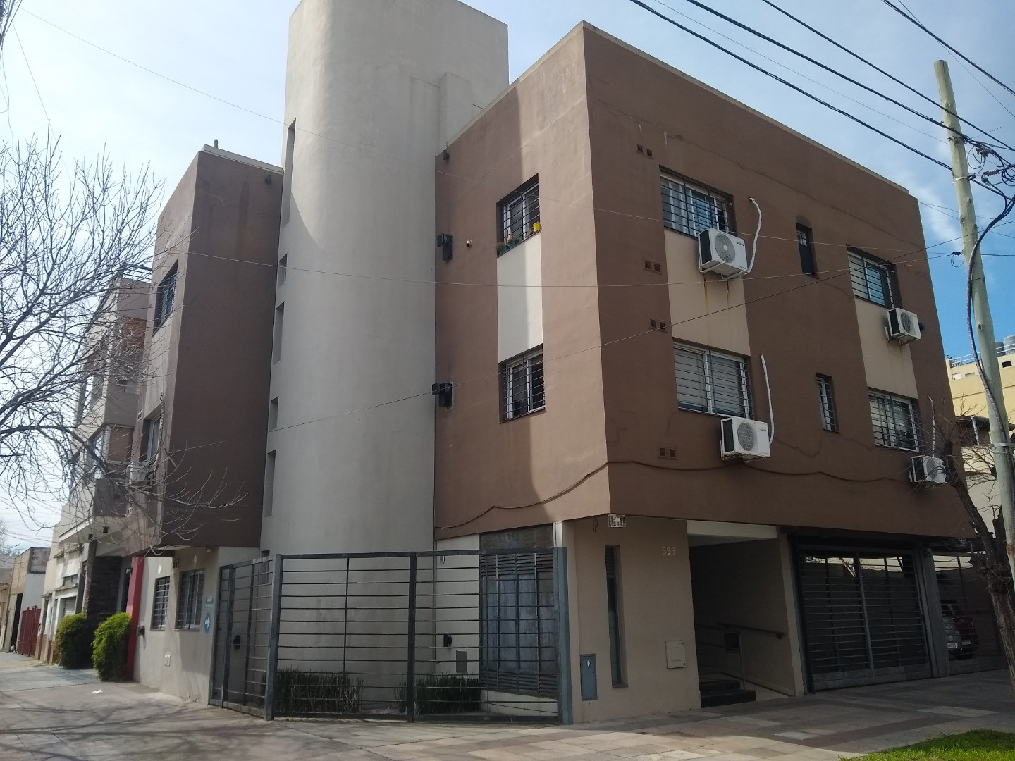 Apartamento de dois ambientes com 1 quarto em Lanús