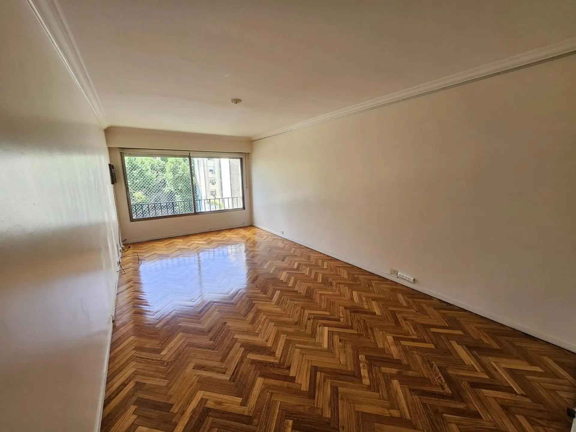 Apartamento de dois dormitórios sem mobília em Recoleta
