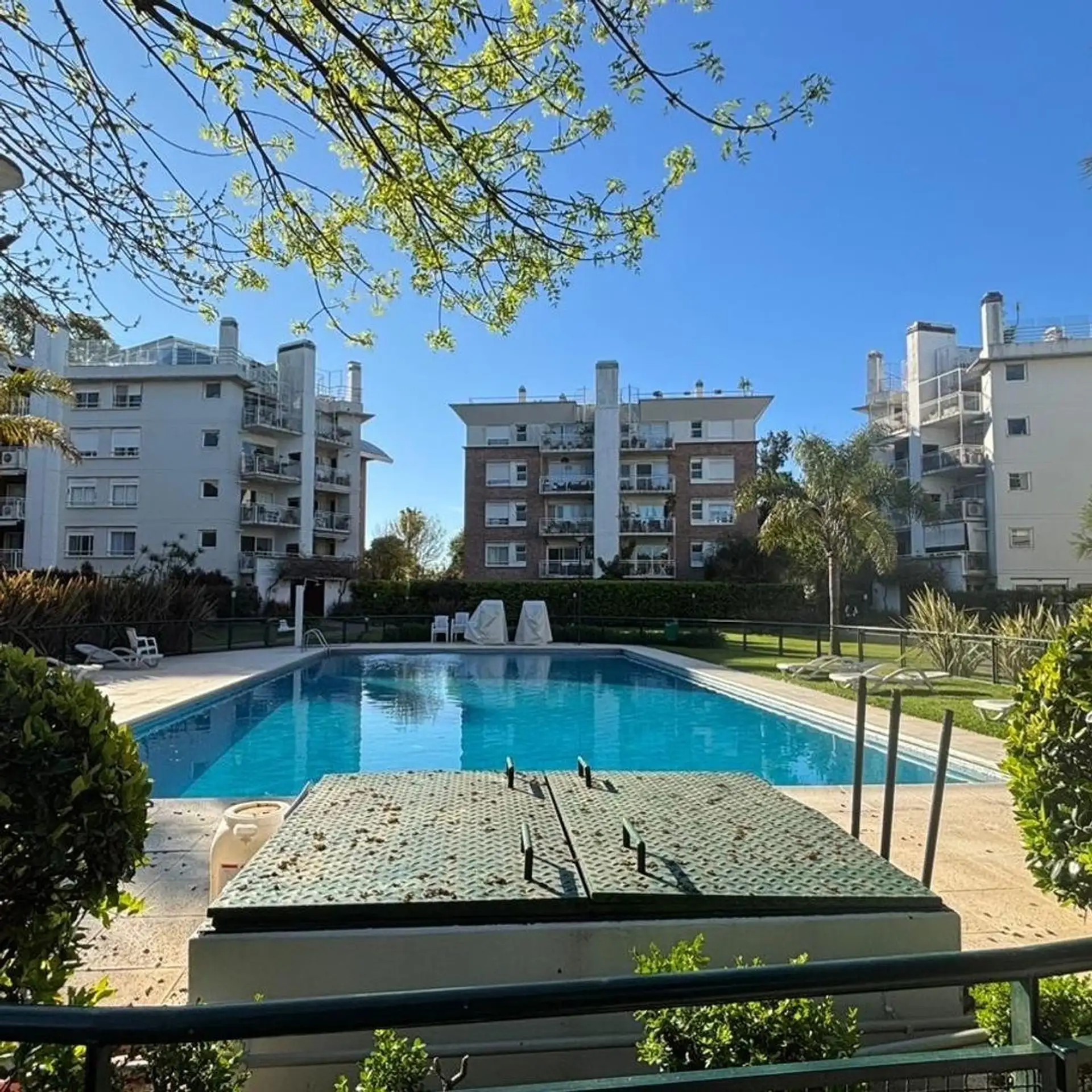 Apartamento de 2 ambientes semimobiliado com mezanino em Martínez