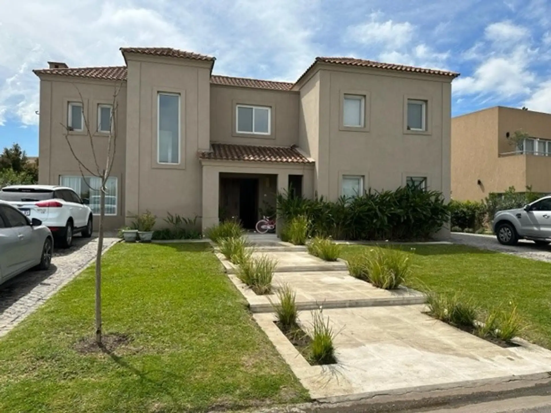 Casa de 3 dormitórios em San Isidro