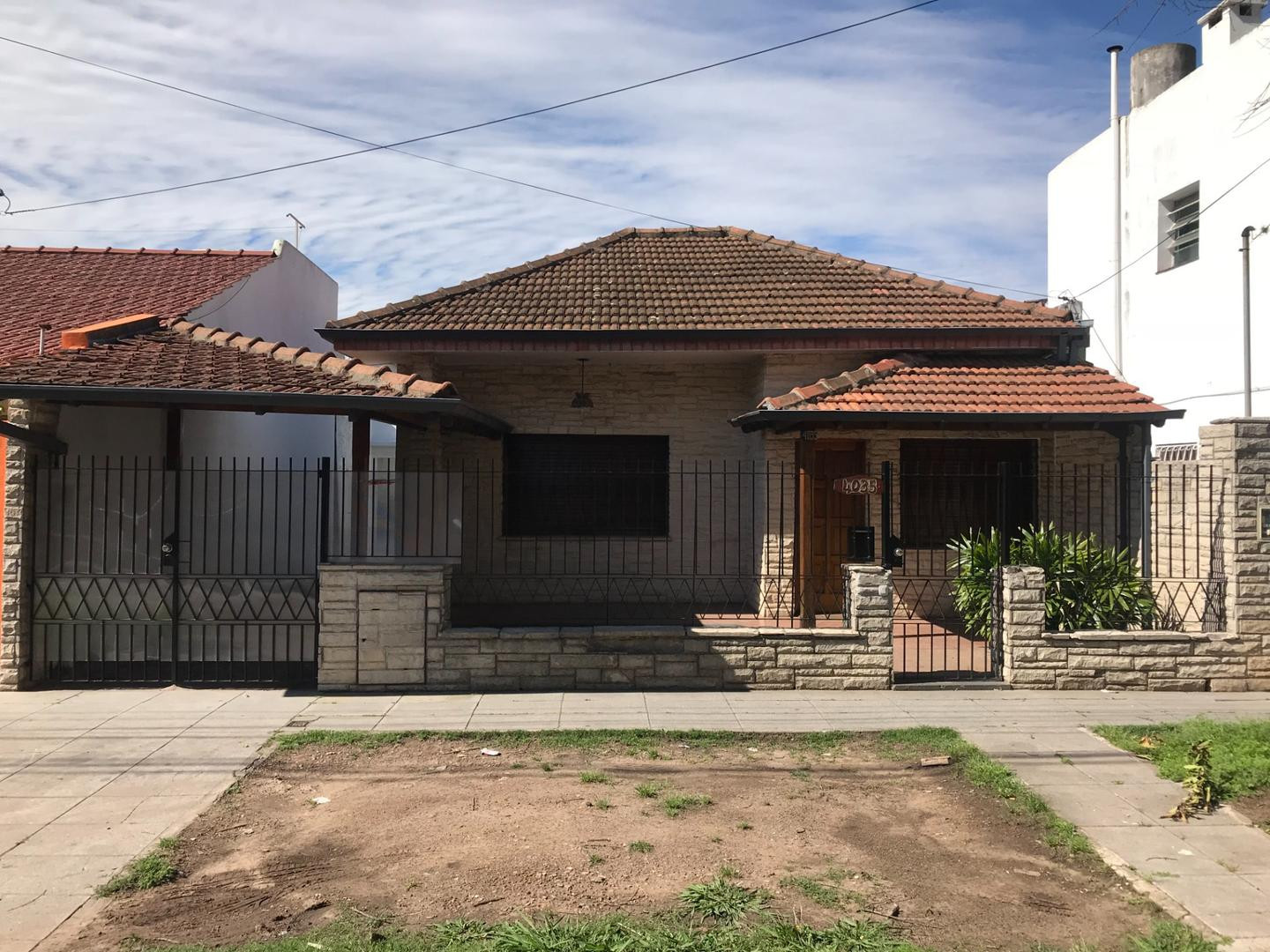 Casa en alquiler con 3 dormitorios en Munro