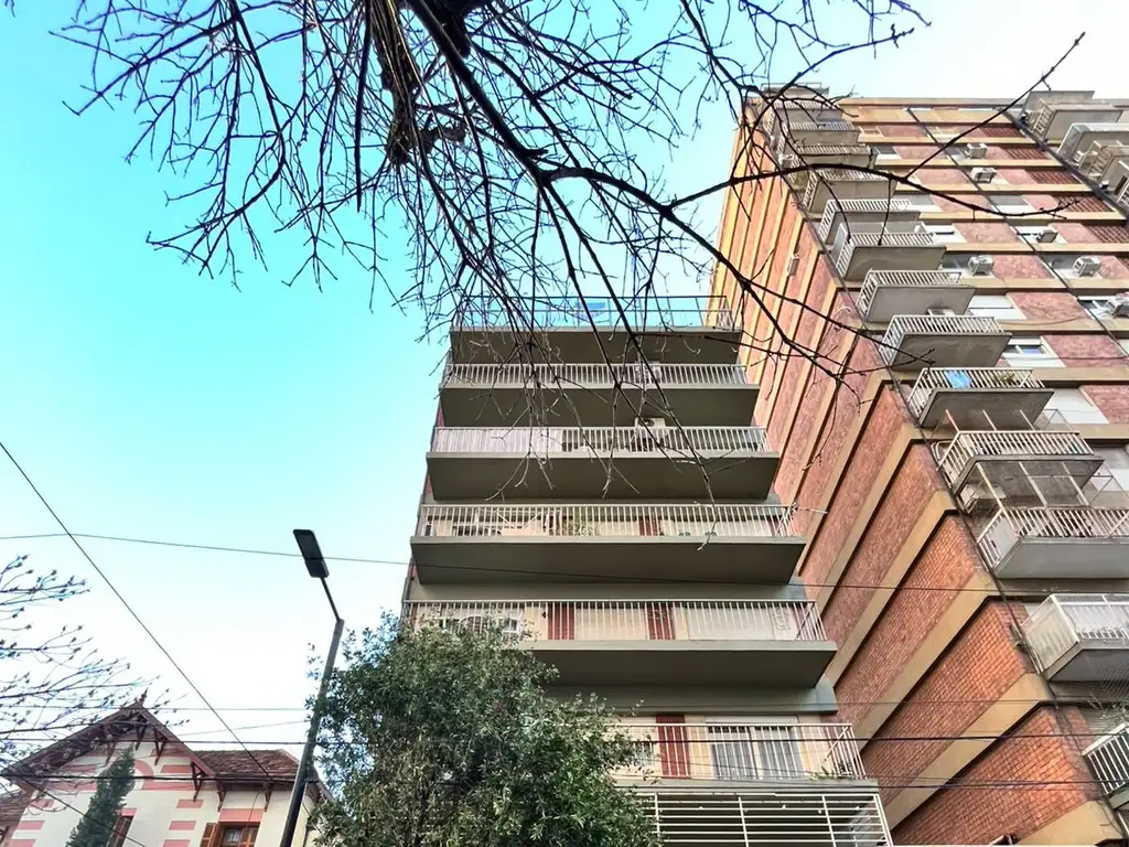 Departamento en Flores con balcón