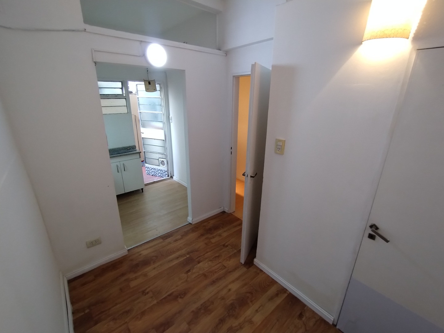 Apartamento de 1 quarto e meio em planta baixa em Lomas de Zamora