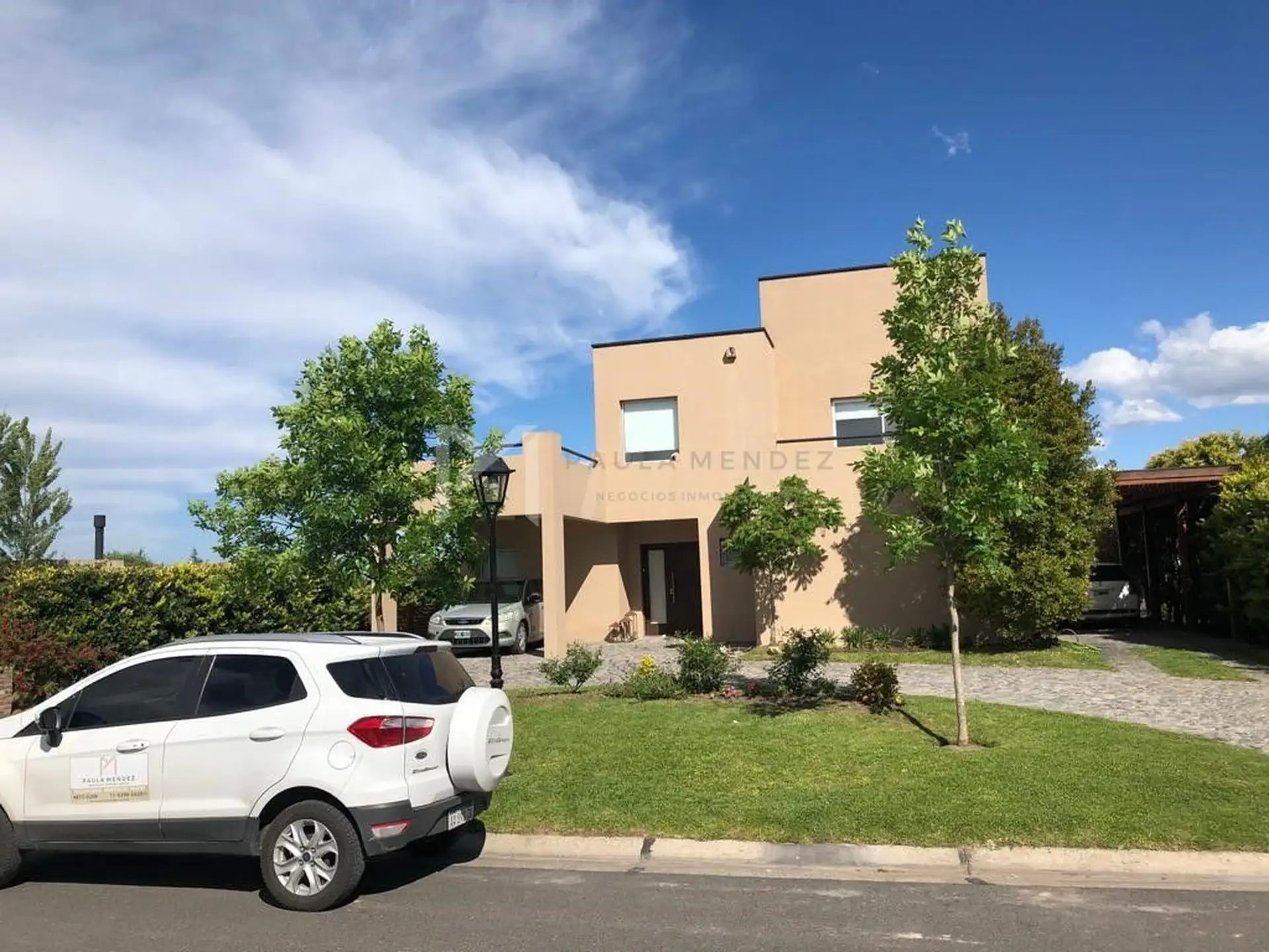 Four-bedroom house with private dock in Tigre