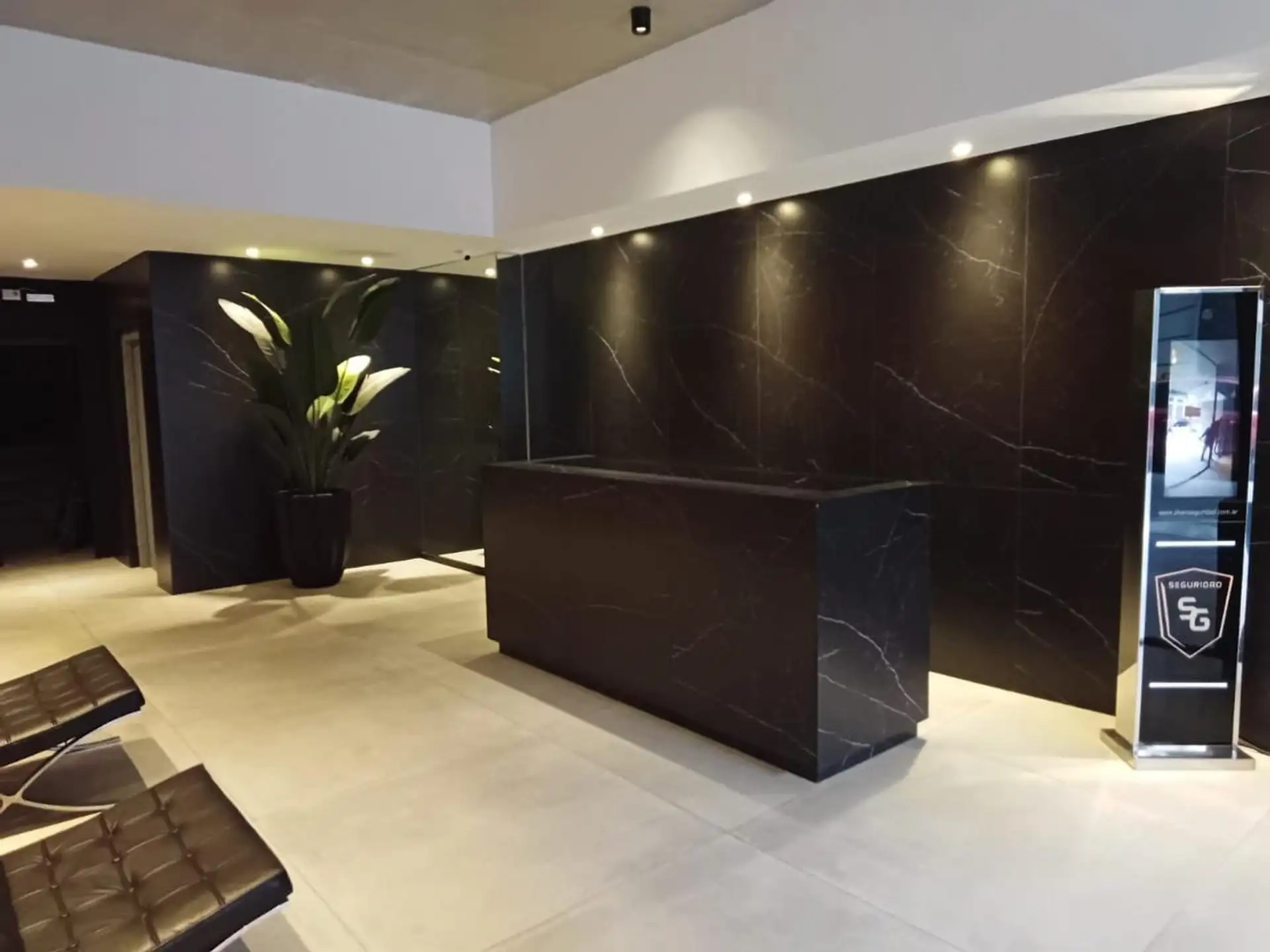 One-bedroom apartment with kitchenette in Monserrat