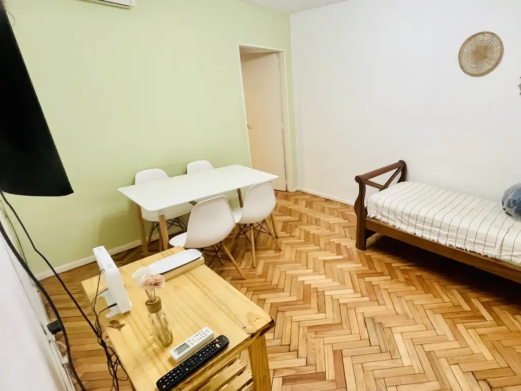 2 ambientes con balcón