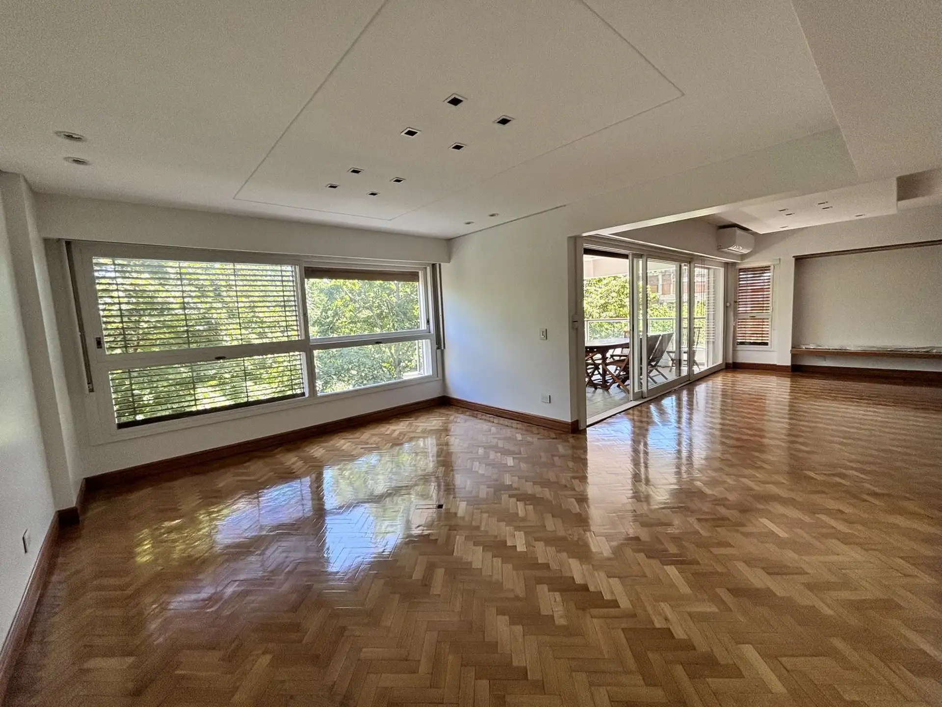 Three-bedroom apartment with pool in Lanús