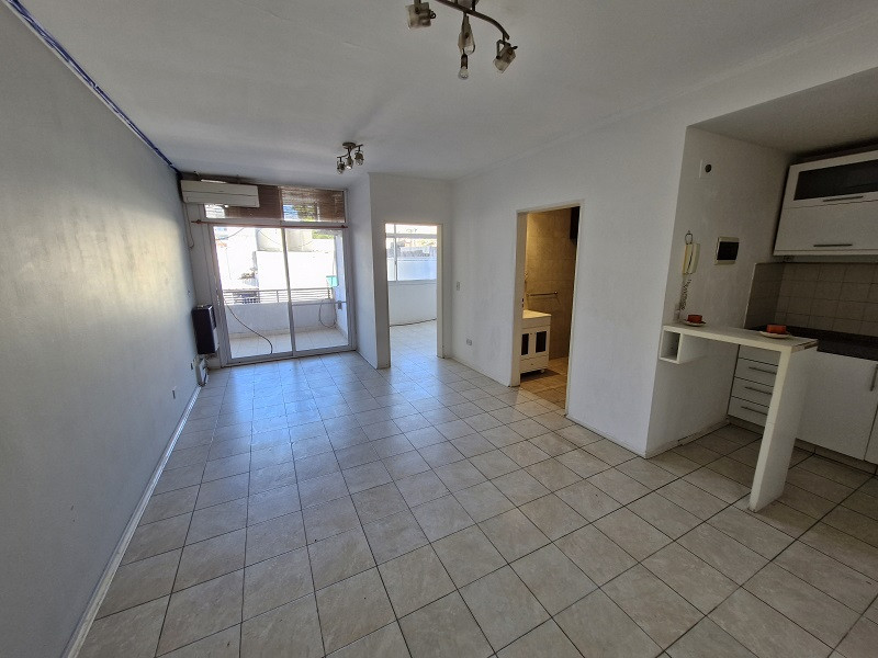 Departamento de 2 ambientes en Floresta con balcón