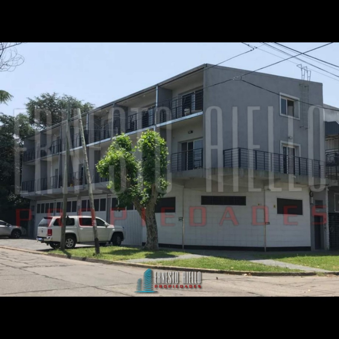 Двухкомнатная квартира с 1 спальней и балконом в Quilmes Oeste