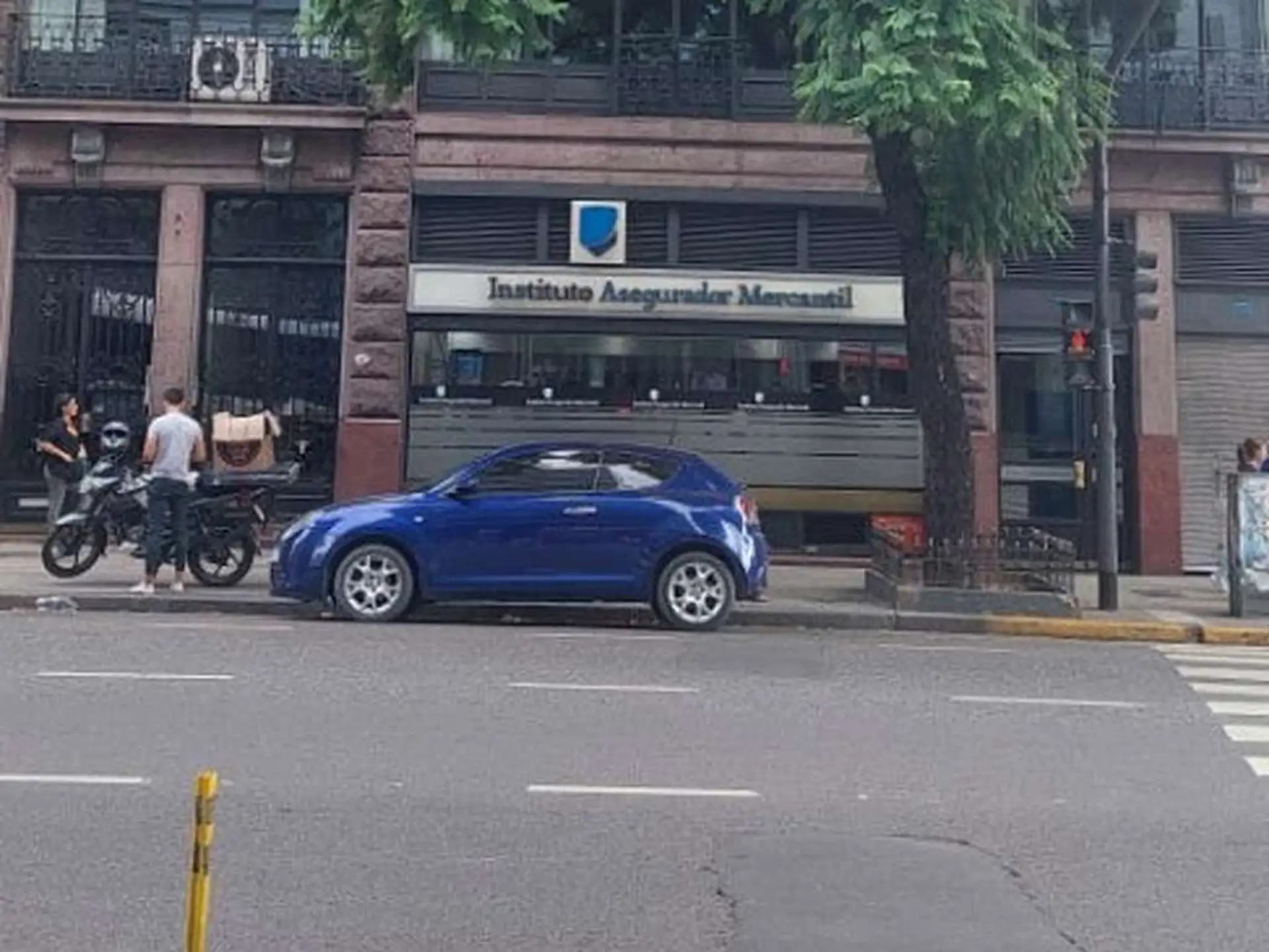 Apartamento de 3 ambientes sem mobília em Monserrat