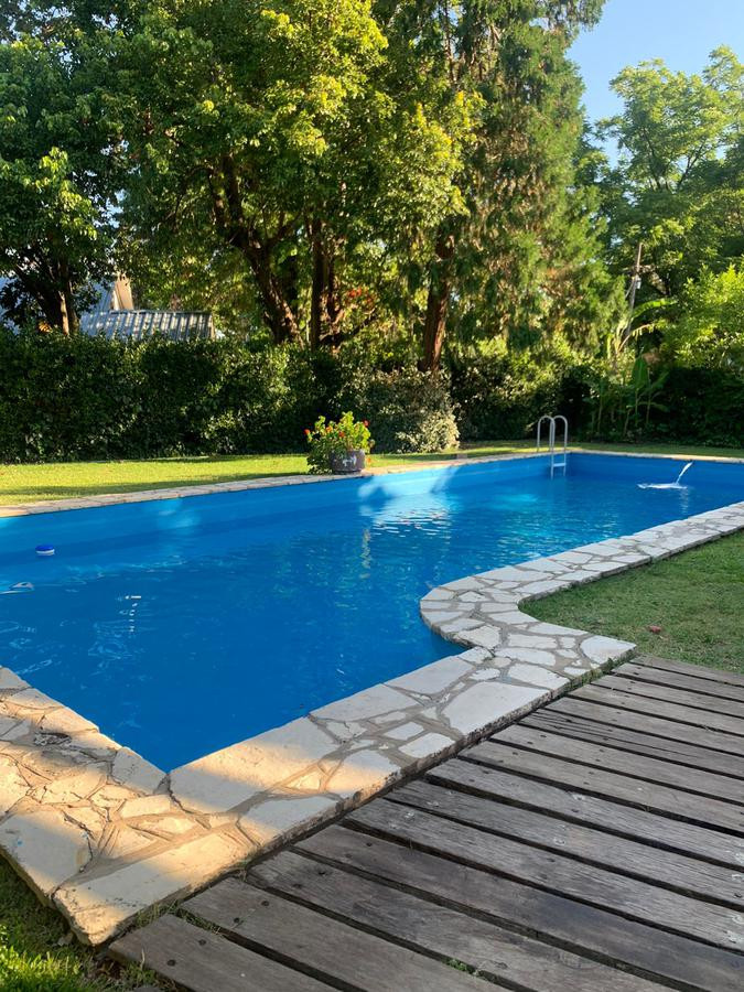 Three-bedroom corner house in Don Torcuato, Tigre