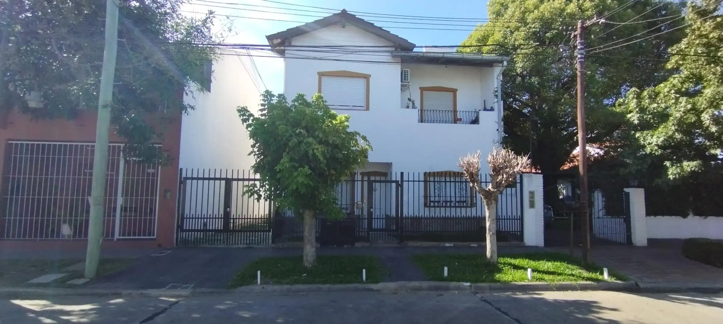 Two-bedroom PH house-style unit in Boulogne