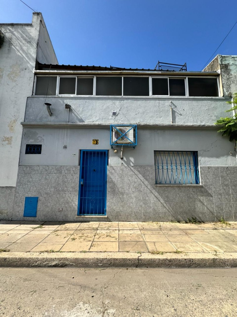 PH de 2 ambientes con patio en Nueva Pompeya