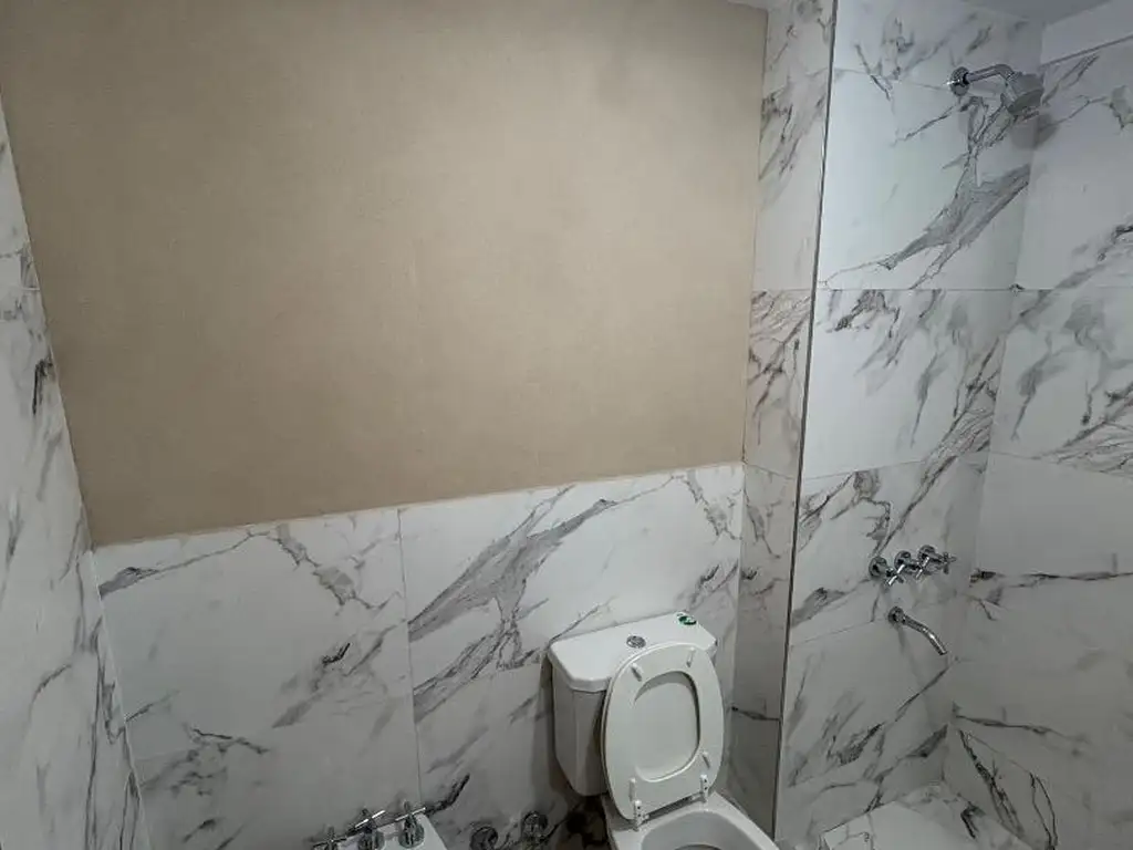 Studio 40 m², varanda e vidros duplos