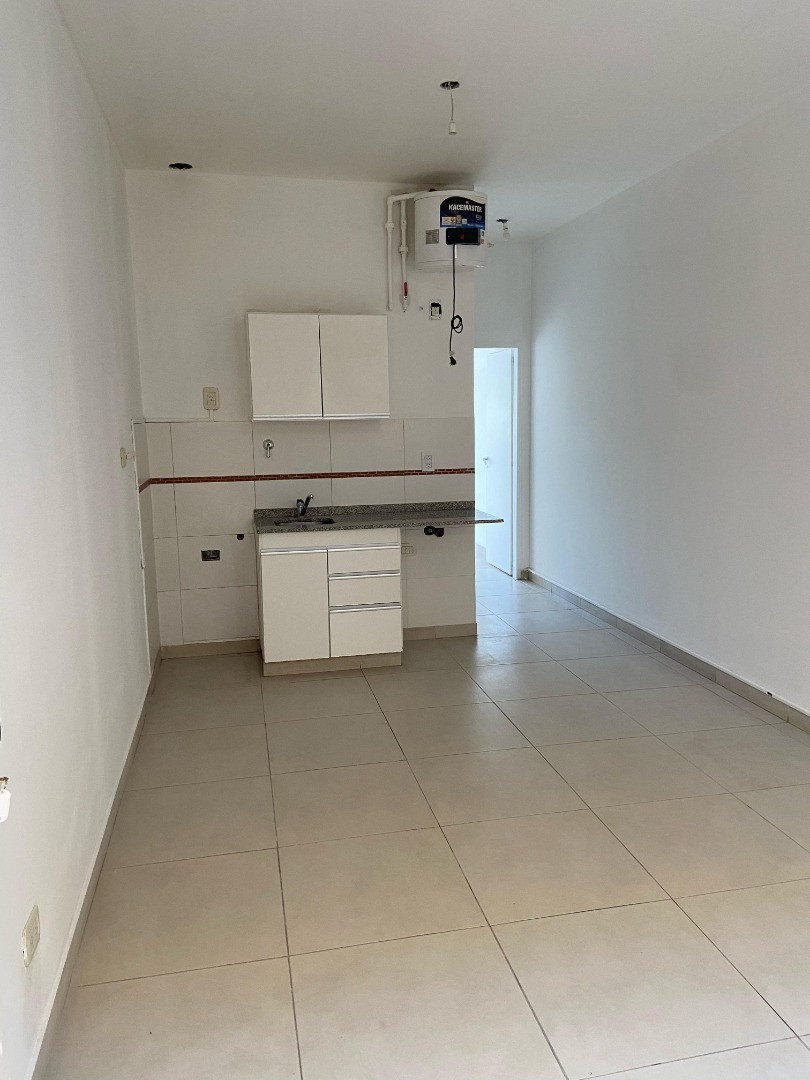 Apartamento com 1 dormitório em Ituzaingó